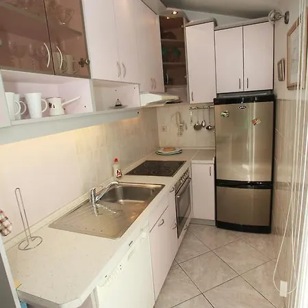 Decor 1830 דירה טרוגיר